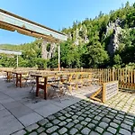 Couette-café Svatošské Skály 3*